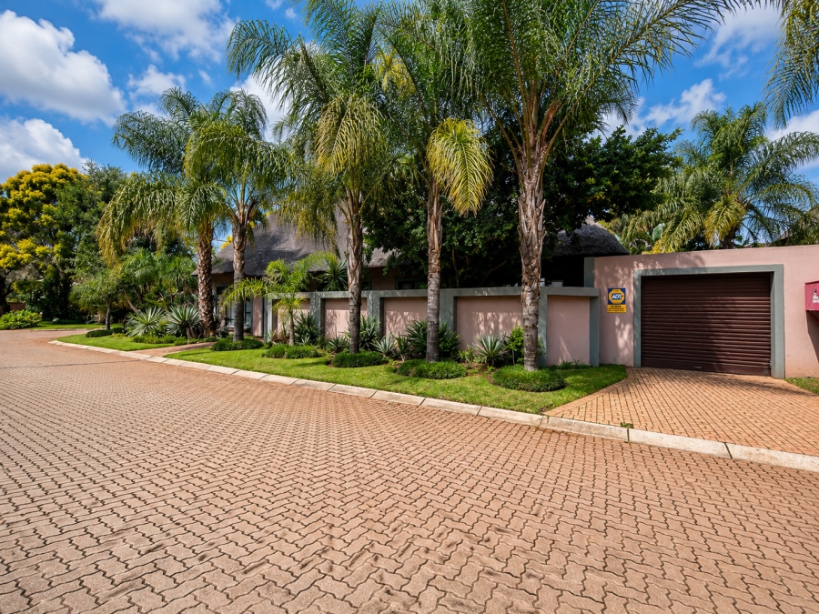 5 Bedroom Property for Sale in Melodie North West